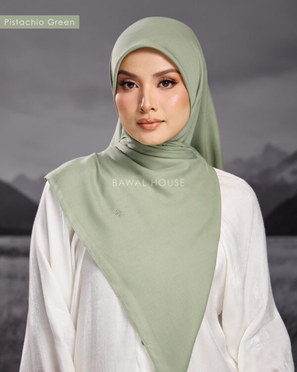 Pistachio green 1