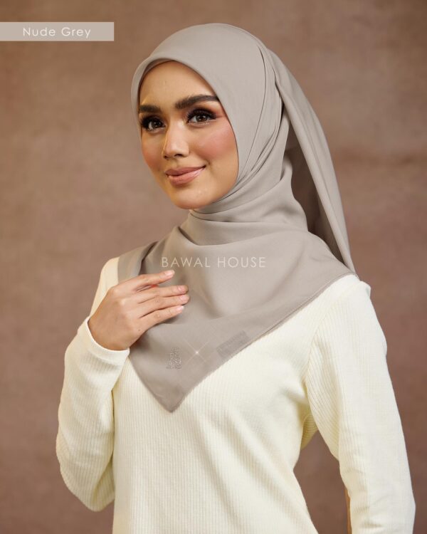 nude grey4